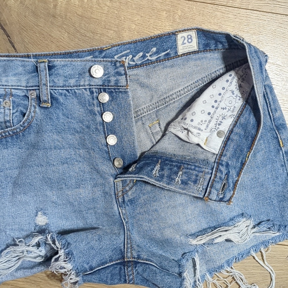 We The Free People Cut Off Jean Denim Shorts 28 - Picture 7 of 8